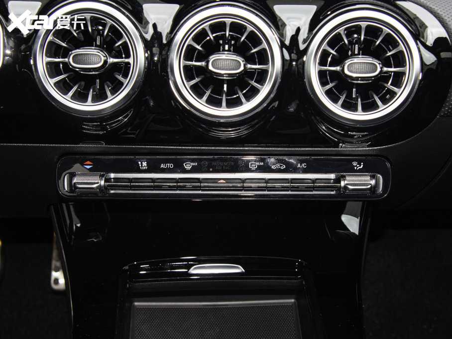 2023��YCLA�C��܇ CLA 200 �C��܇