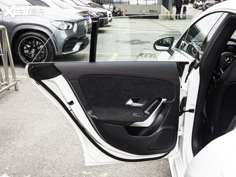 2023��YCLA�C��܇ CLA 200 �C��܇