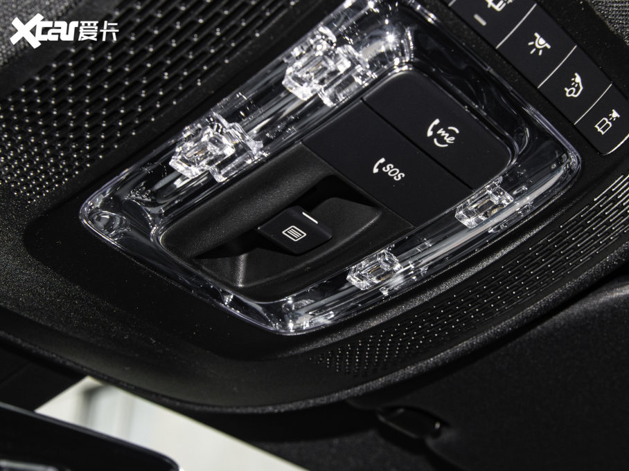 2023��YCLA�C��܇ CLA 200 �C��܇