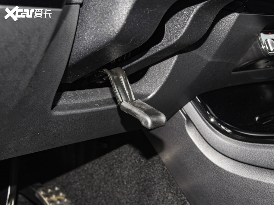 2023��YCLA�C��܇ CLA 200 �C��܇