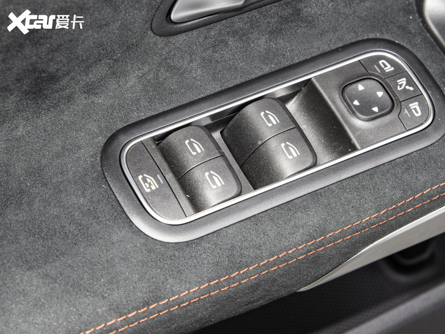 2023��YCLA�C��܇ CLA 200 �C��܇