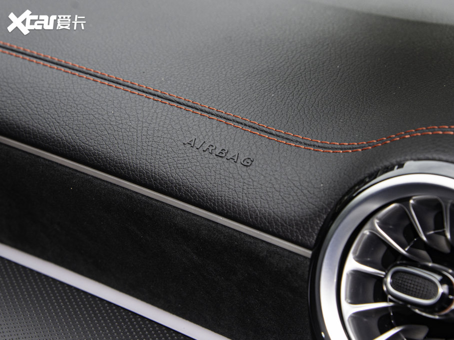 2023��YCLA�C��܇ CLA 200 �C��܇