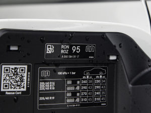 2023��CLA 200 �C��܇ �������^