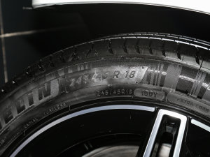 2023E 300 r(sh)\(yn)(dng) ݆̥ߴ