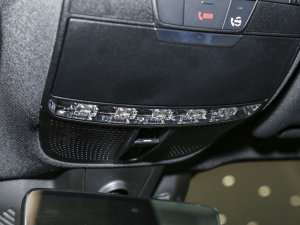 2023E 300 A\Ӱ п؅^