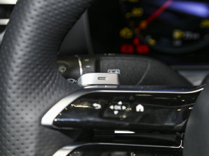 2023E 300 A\Ӱ п؅^