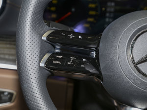 2023E 300 A\Ӱ п؅^