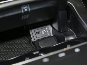 2023E 300 A\Ӱ п؅^