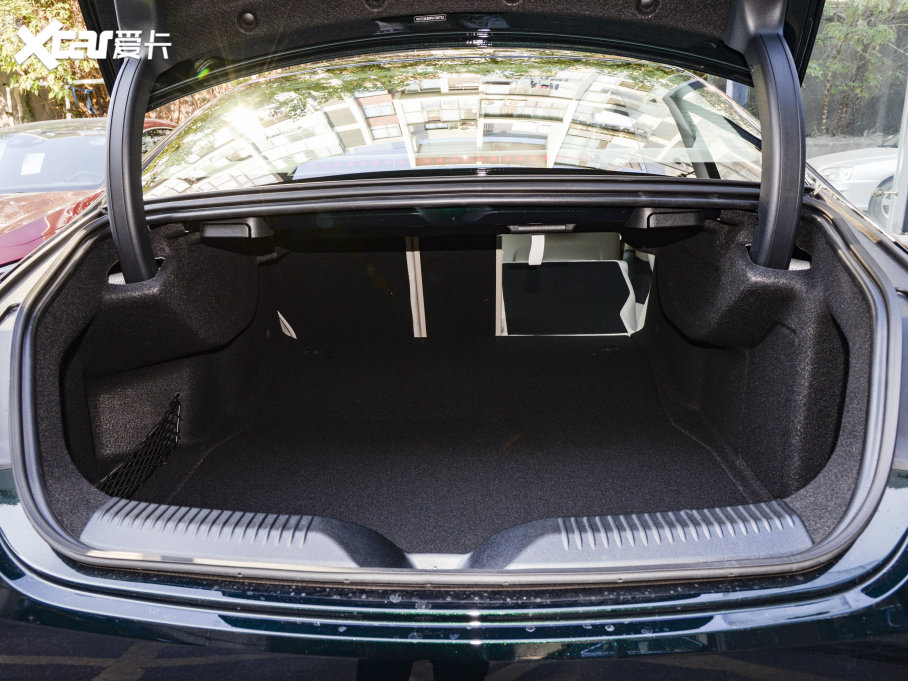 2023��YCLS CLS 300 ���A��