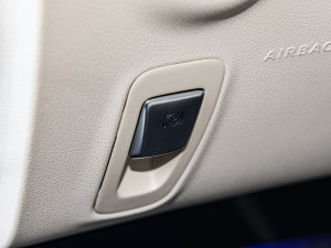 2023款CLS 300 豪华型 驻车制动器