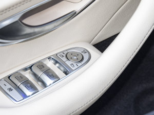 2023CLS 300 A п؅^(q)