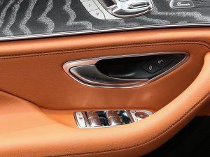 2023Ŀ CLS 300 A п؅^