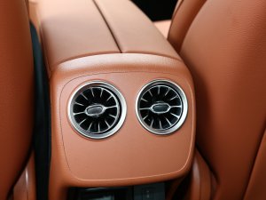 2023Ŀ CLS 300 A п؅^