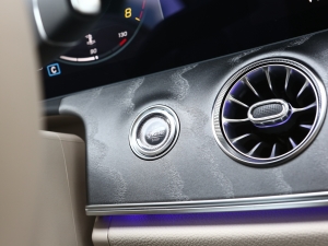 2023Ŀ CLS 300 Ӹ п؅^