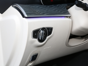 2023Ŀ CLS 300 (dng) п؅^(q)