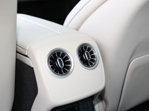 2023Ŀ CLS 300 (dng) п؅^(q)