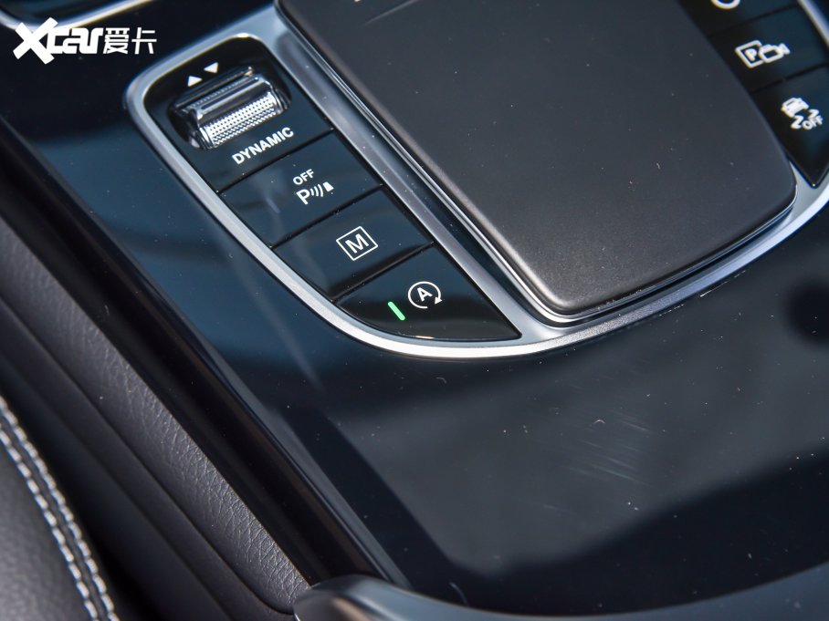 2023��YGLCCoupe(�M��) GLC 260 4MATIC �I��SUV