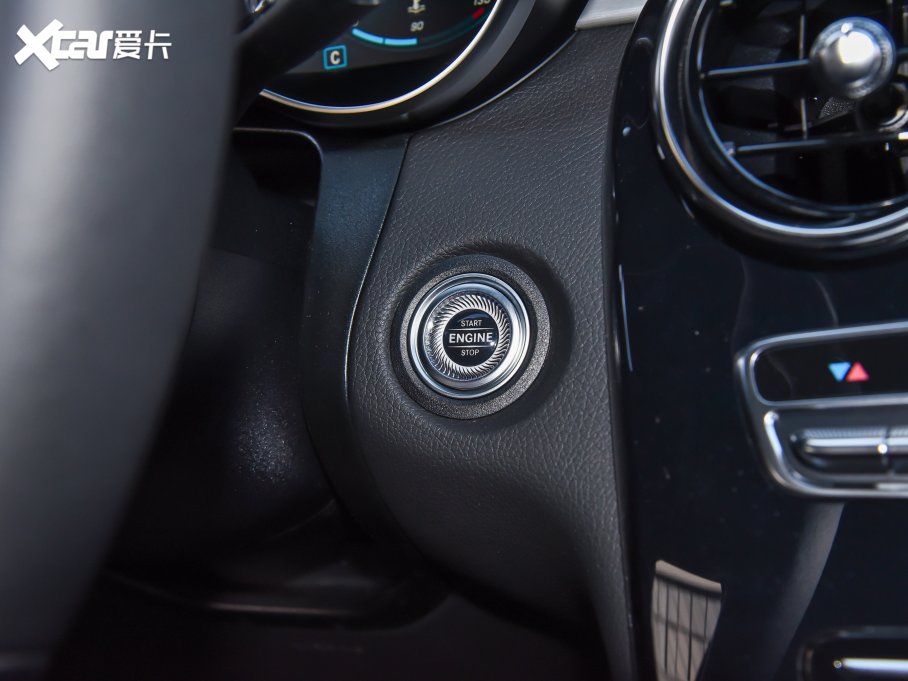 2023��YGLCCoupe(�M��) GLC 260 4MATIC �I��SUV