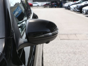 2023Ŀ GLC 260 4MATIC ISUV ^