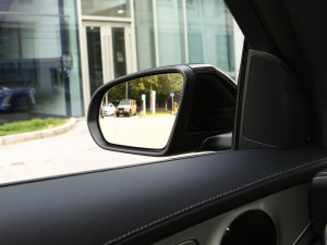 2023Ŀ GLC 260 4MATIC ISUV ^