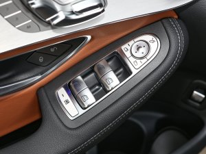 2023Ŀ GLC 260 4MATIC ISUV {܇ƅ^	