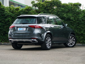 2023款GLE 350 4MATIC 时尚型 右后45度