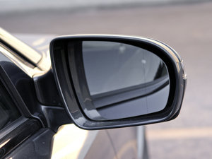 2009��AMG SL 63 �������^