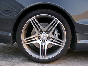 2009��AMG SL 63 �������^