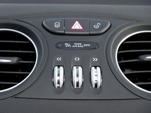 2009��AMG SL 63 �п؅^