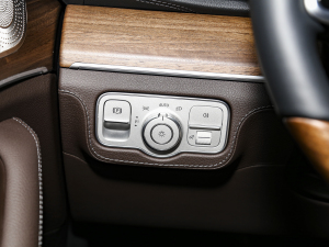 2023Ŀ GLS 450 4MATIC A п؅^