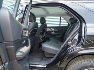 2024款GLE 450 4MATIC 豪华型 后排空间