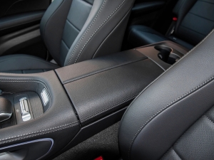 2024款GLE 450 4MATIC 豪华型 中央扶手箱