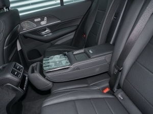 2024款GLE 450 4MATIC 豪华型 后排中央扶手