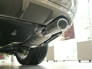 2010款E 350 敞篷轿跑车 排气管