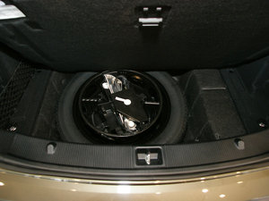 2010款E 350 敞篷轿跑车 备胎