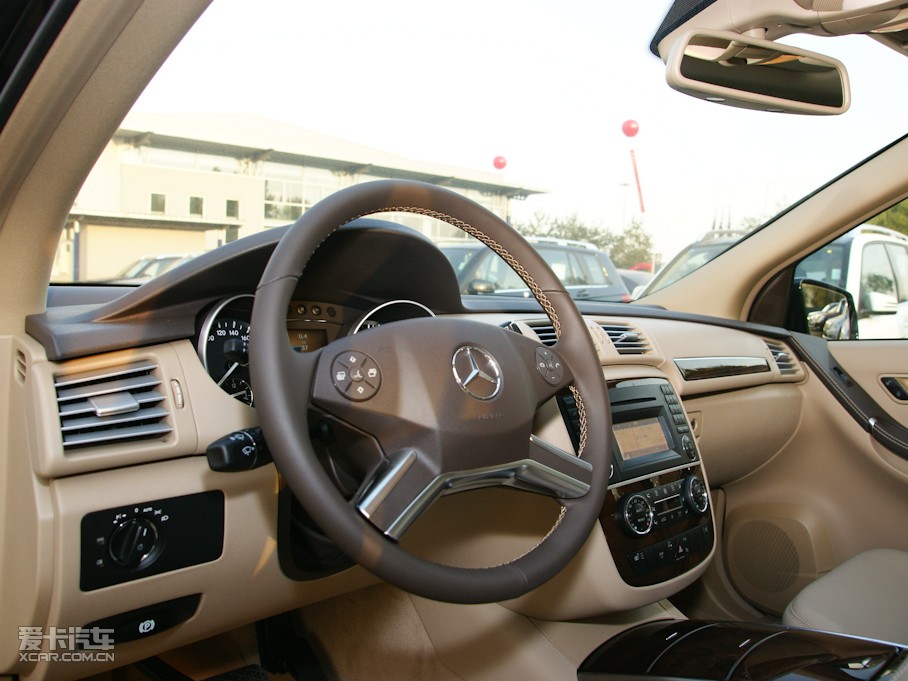 2011YR(j) R 300 ̄(w)