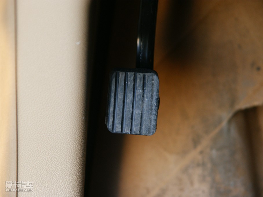 2011YR R 300 ̄(w)