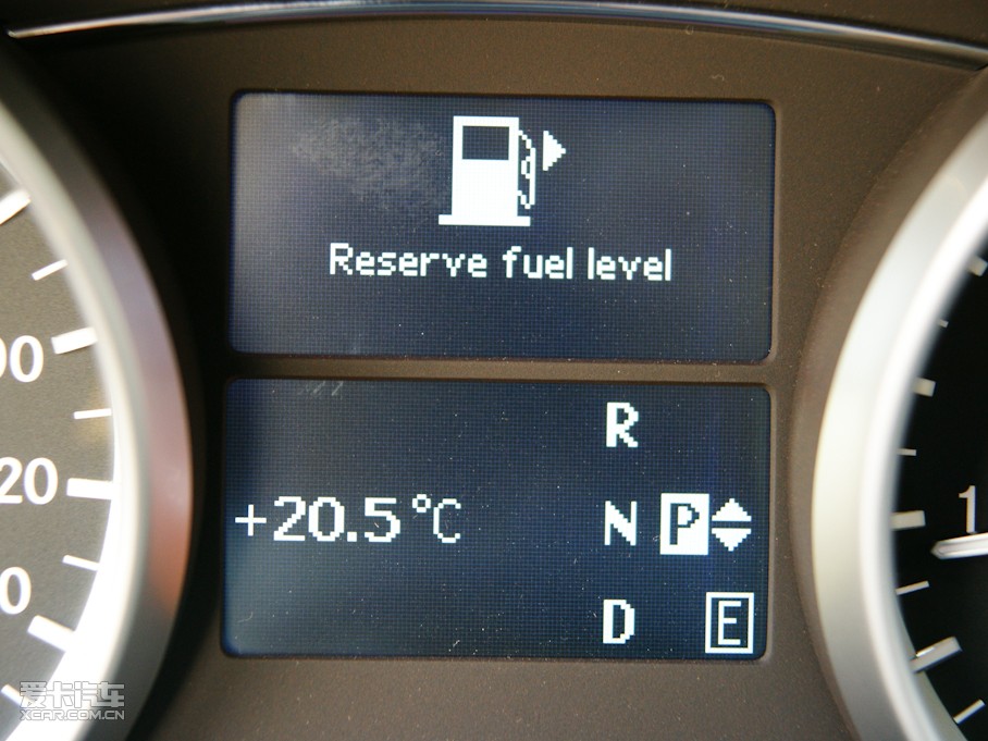 2011YR R 300 ̄(w)