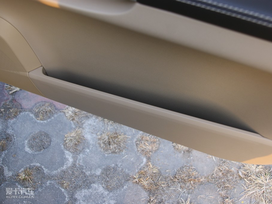 2011YR(j) R 300 ̄(w)