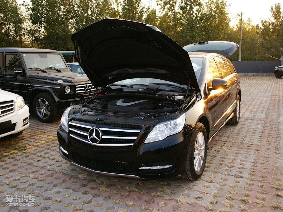 2011YR R 300 ̄(w)