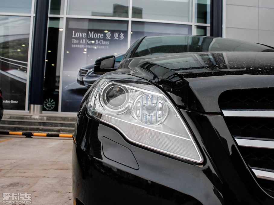 2011YR(j) R 300 A