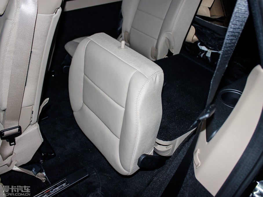 2011YR(j) R 300 A