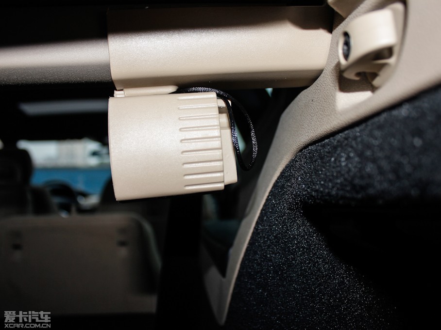 2011YR(j) R 300 A