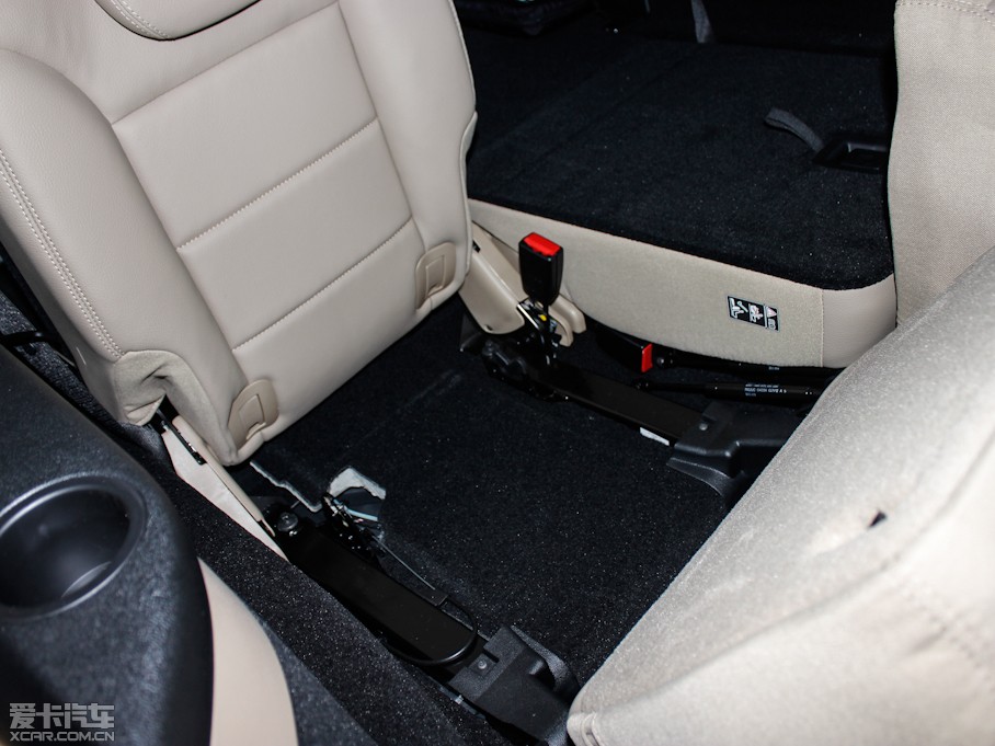 2011YR(j) R 300 A