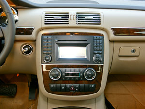 2011R 300 ̄(w) п؅^(q)