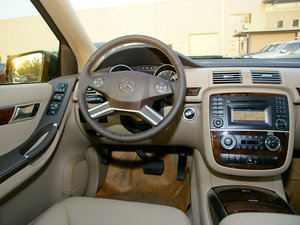 2011R 300 ̄(w) п؅^(q)