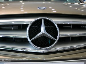 2010C 300 ^
