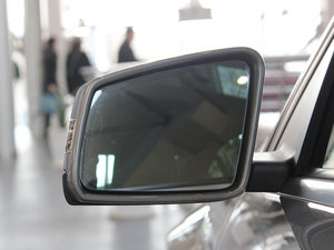 2010AMG C 63 ܰ (ji)^