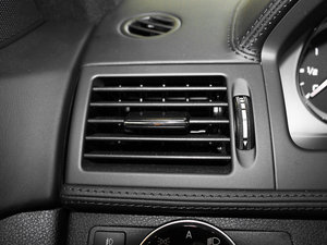 2010AMG C 63 ܰ п؅^