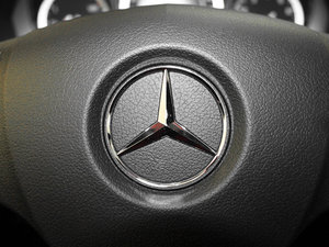 2010AMG C 63 ܰ п؅^